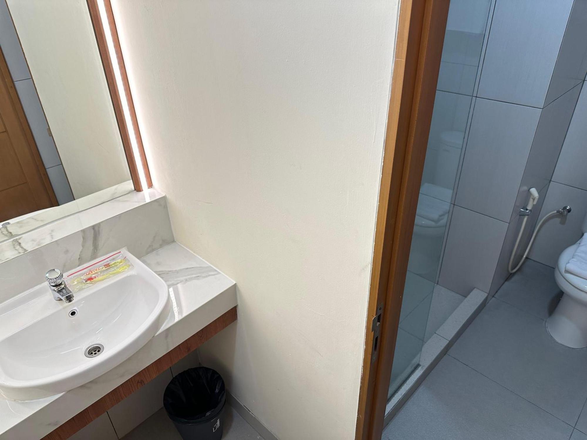 D'Primahotel Jemursari Surabaya Dış mekan fotoğraf