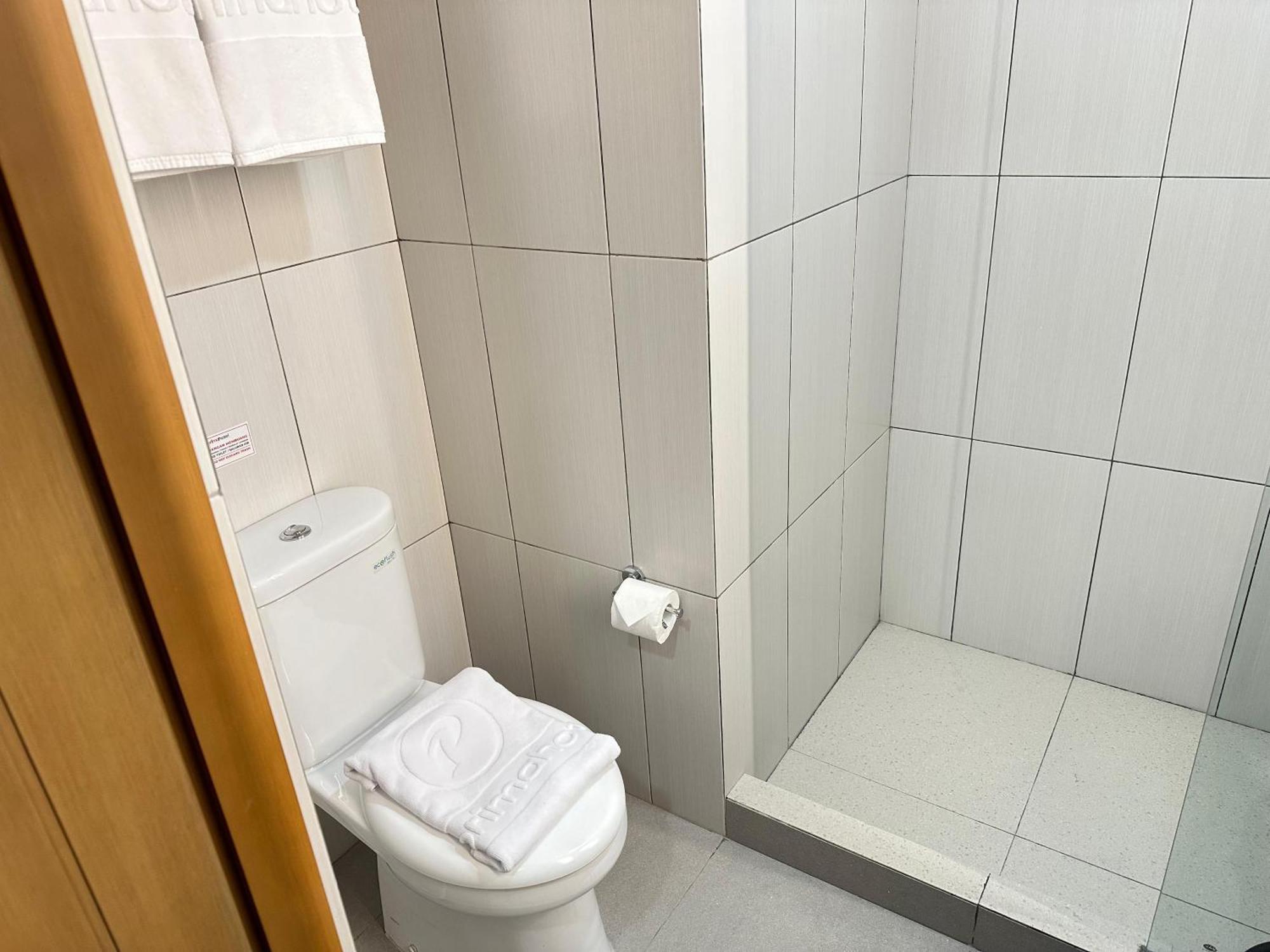 D'Primahotel Jemursari Surabaya Dış mekan fotoğraf