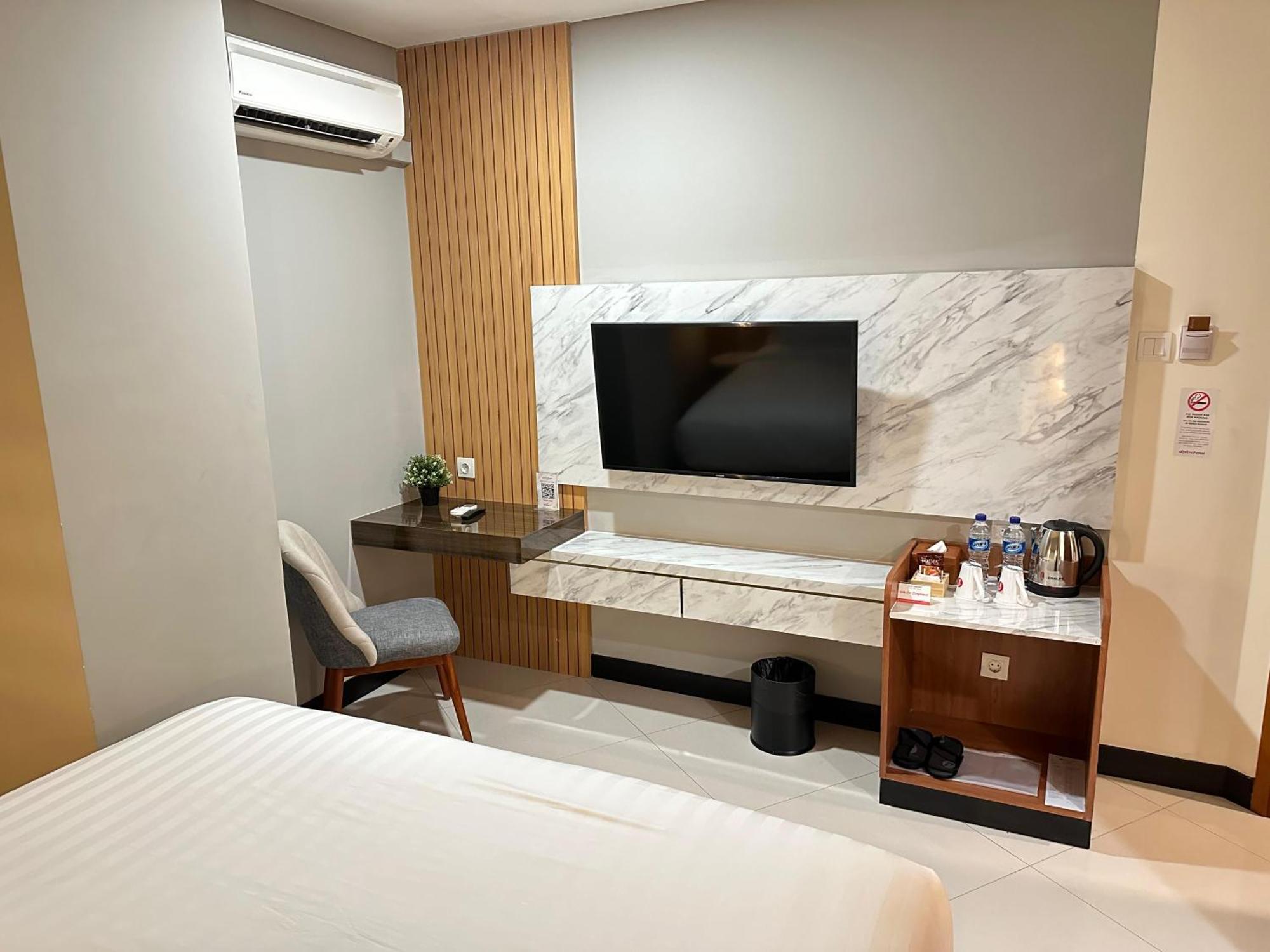 D'Primahotel Jemursari Surabaya Dış mekan fotoğraf